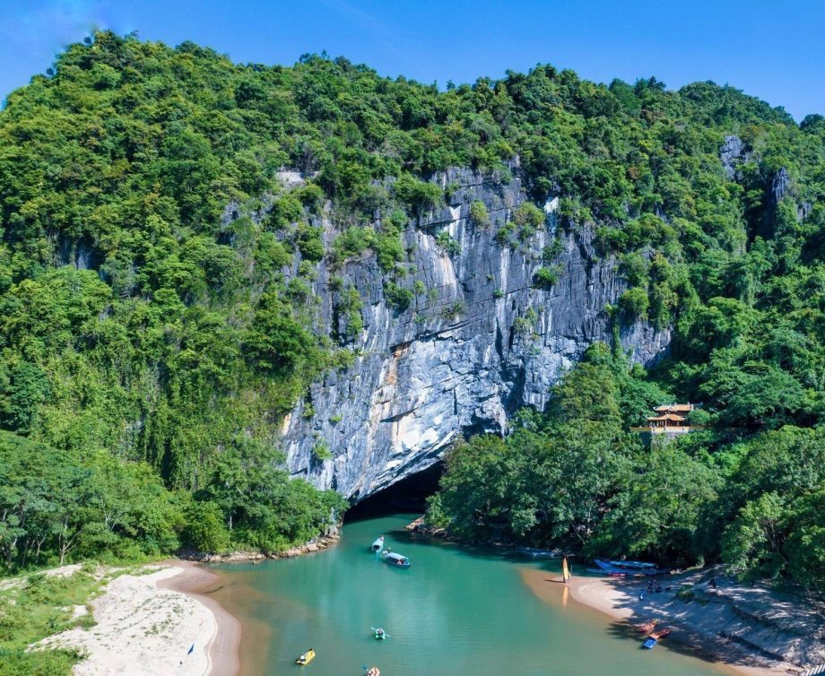 Vietnham cave tours